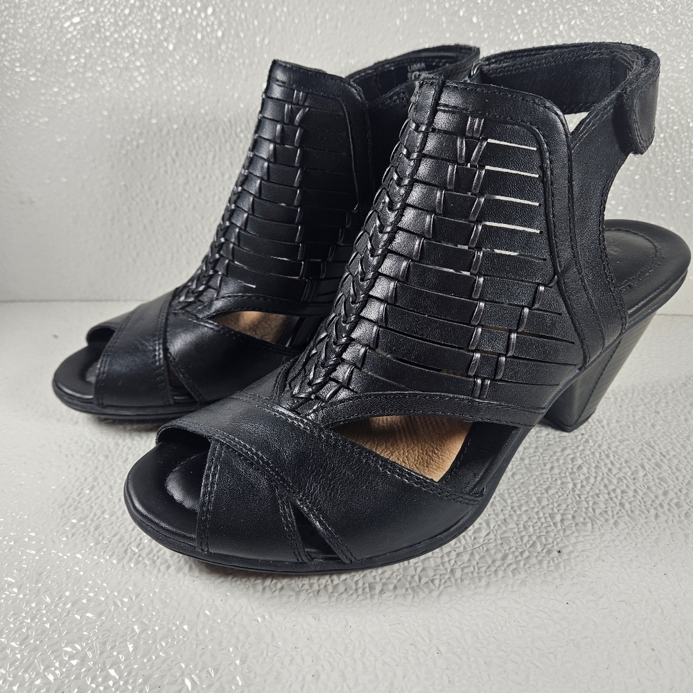 Earth brand black leather gladiator heels